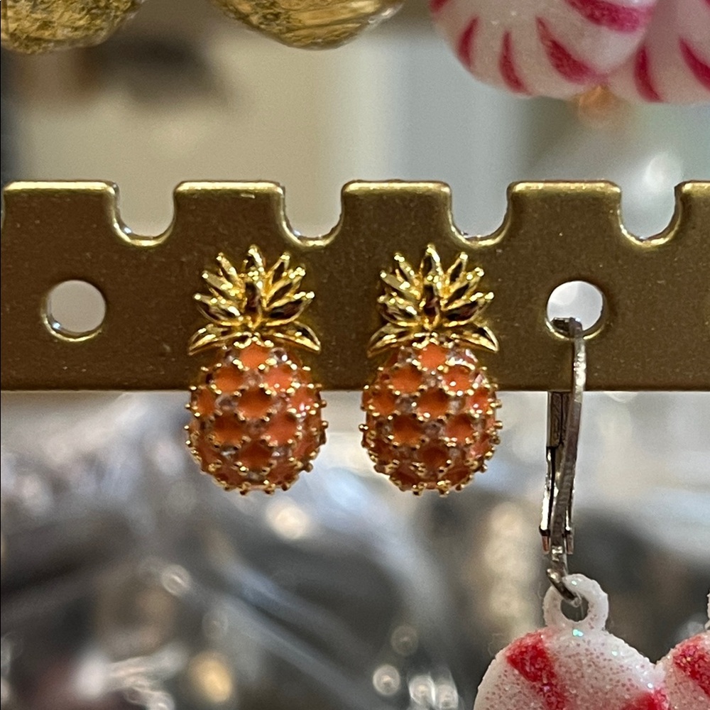 NWT Women’s 18K Gold Plated Pineapple Crystal Studs